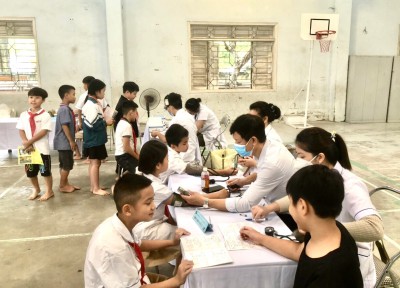 Trường Tiểu học Đồng Mai I tổ chức khám sức khỏe đầu năm học 2022-2023.