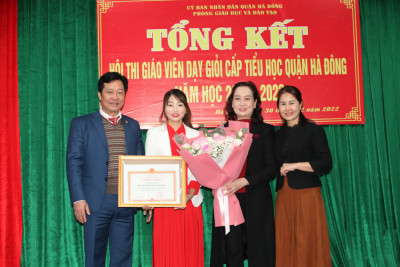 Cô giáo Đoàn Thị Hương - GV trường TH Đồng Mai I đạt giải nhì hội thi GV dạy giỏi cấp quận năm học 2022-2023